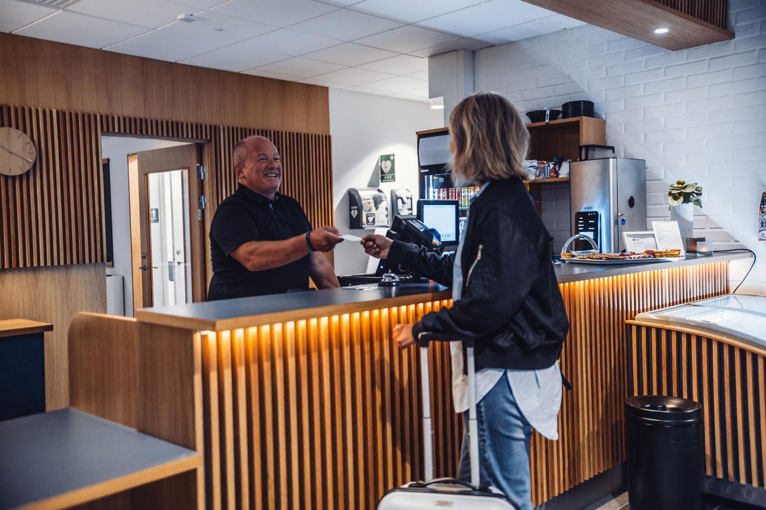 Ädelfors Hotell&Vandrarhem Holsbybrunn Exteriör bild